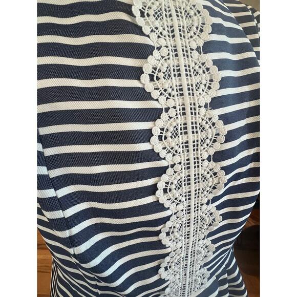SIGNATURE by ROBBIE BEE BLUE AND WHITE STRIPED SLEEVELESS WOMENS PLUS SIZE 18 - Picture 3 of 6